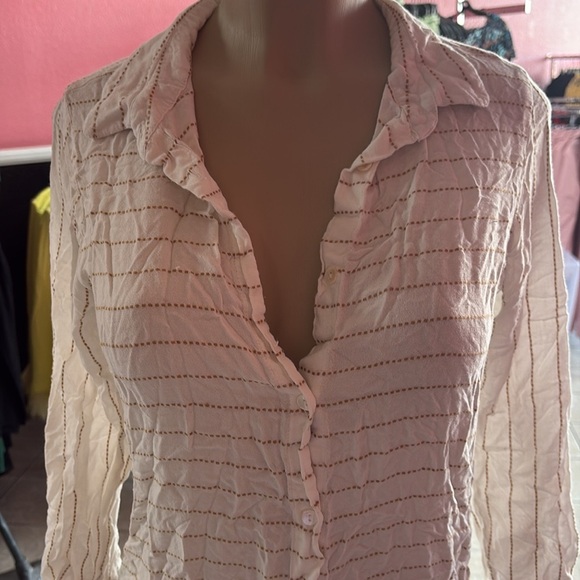 Women's Pink Button-Up Top - Picture 2 of 8